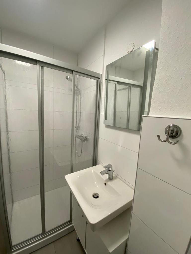 Zur Schleuse - Ferienwohnung Bis 6 Personen Mit Gem Garten Росток Екстер'єр фото